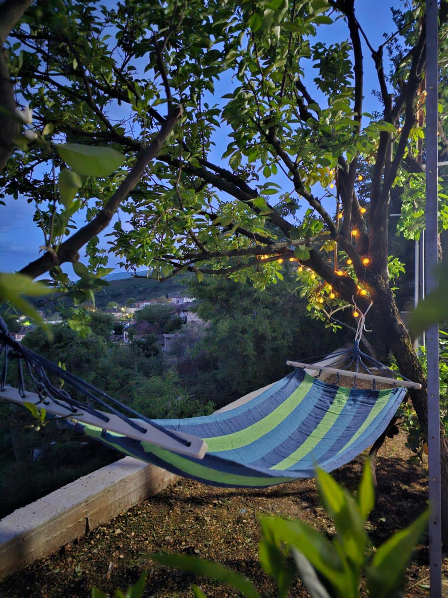 Lemon Garden Apartment-Hot Tub Jacuzzi Gjirokastër Екстериор снимка