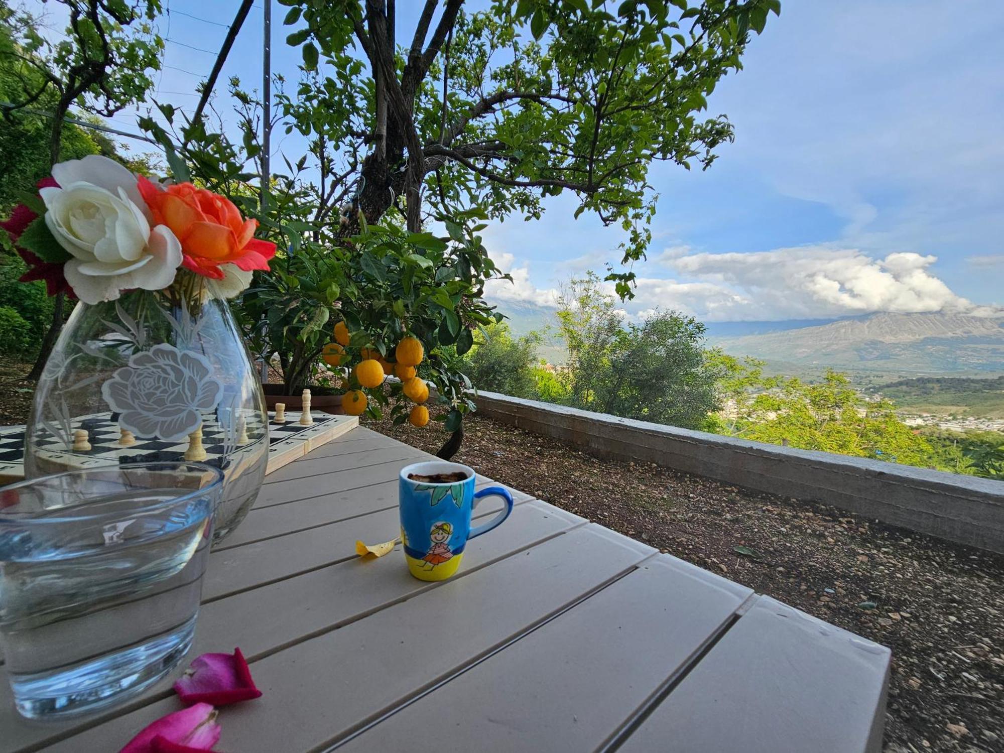 Lemon Garden Apartment-Hot Tub Jacuzzi Gjirokastër Екстериор снимка